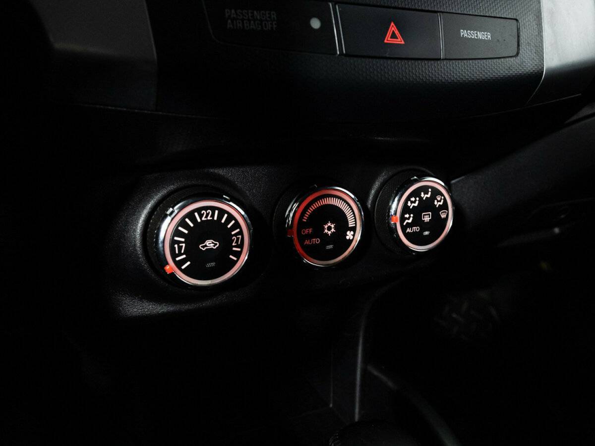 Mitsubishi Outlander с пробегом — 2011 год. Фото: #14