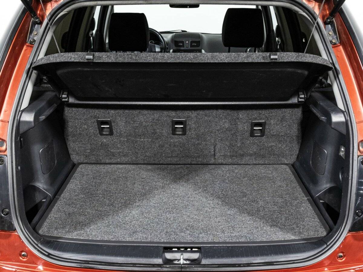 Suzuki SX4 с пробегом — 2010 год. Фото: #14