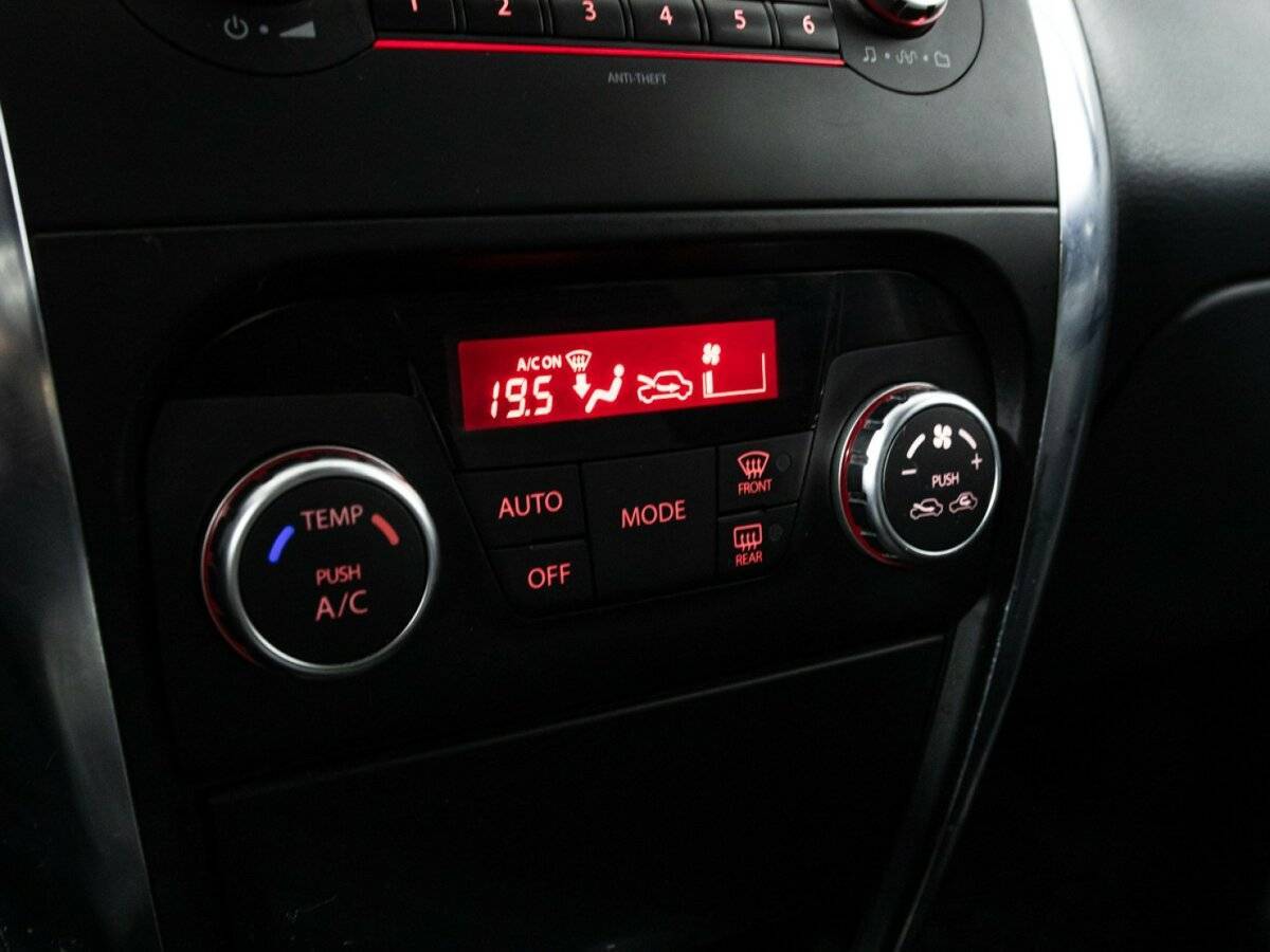 Suzuki SX4 с пробегом — 2010 год. Фото: #15