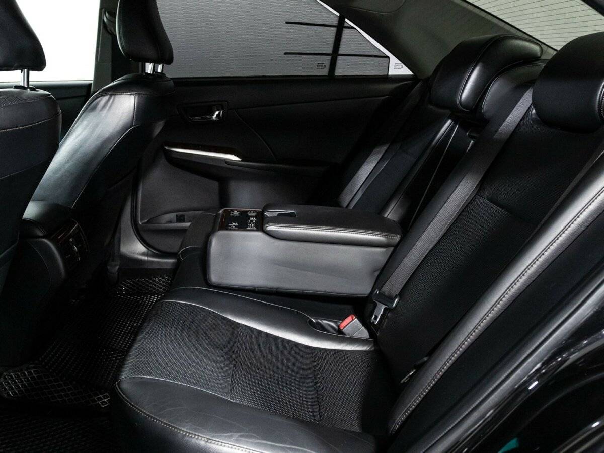 Toyota Camry с пробегом — 2011 год. Фото: #9