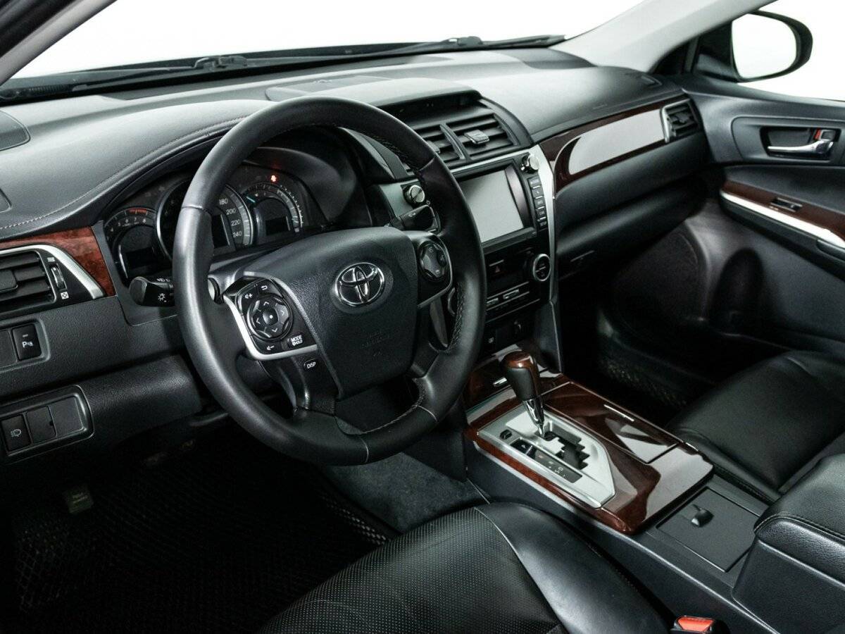 Toyota Camry с пробегом — 2011 год. Фото: #10
