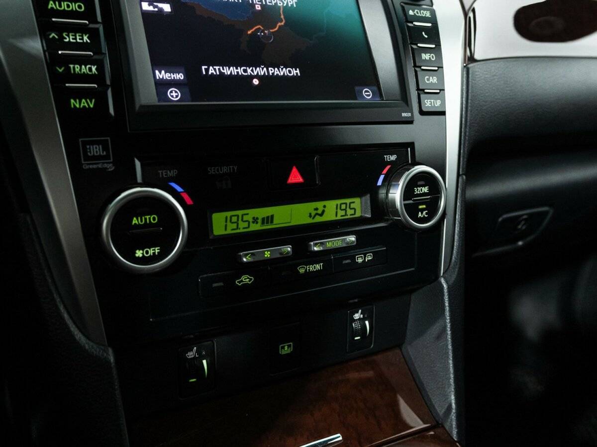 Toyota Camry с пробегом — 2011 год. Фото: #17