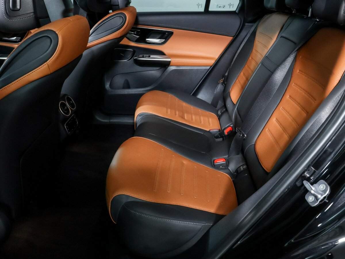 Mercedes-Benz GLC с пробегом — 2023 год. Фото: #6