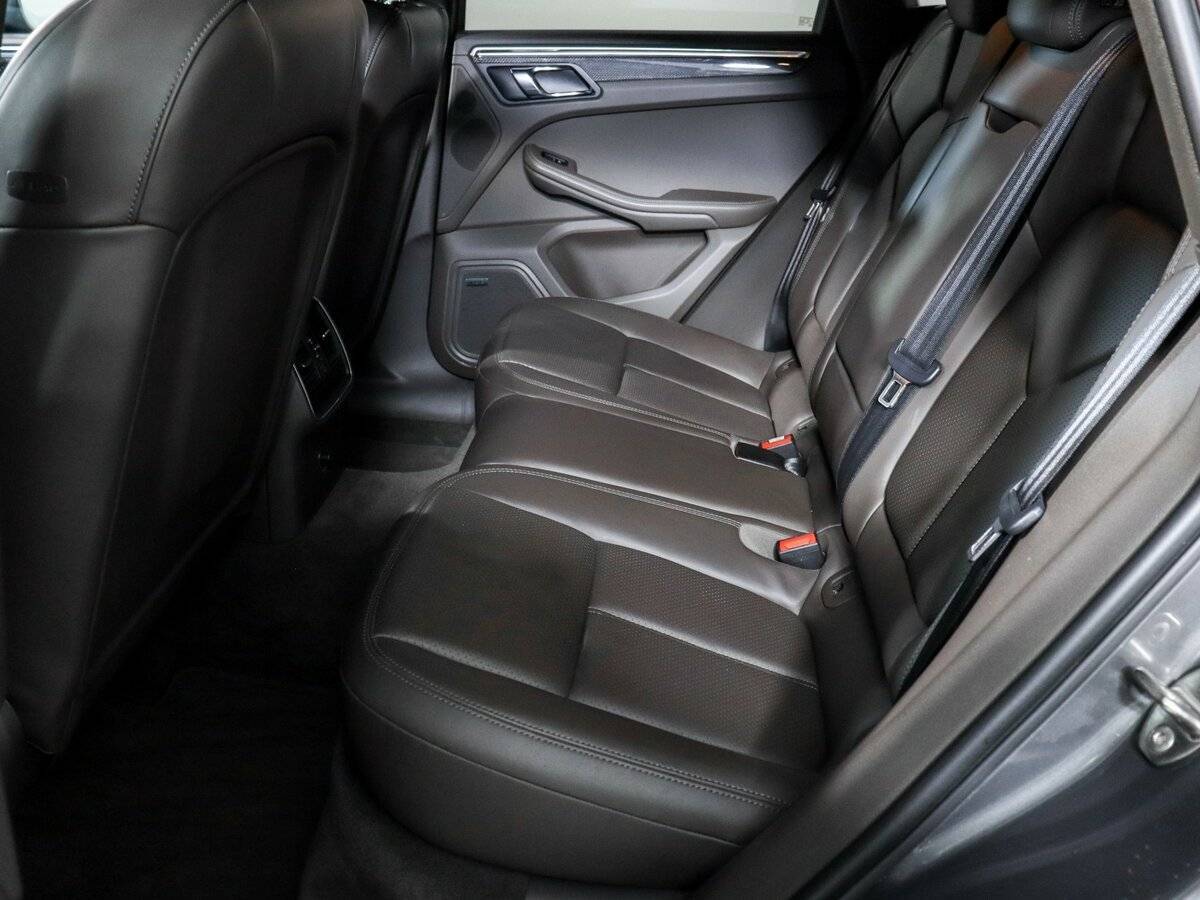 Porsche Macan с пробегом — 2015 год. Фото: #6