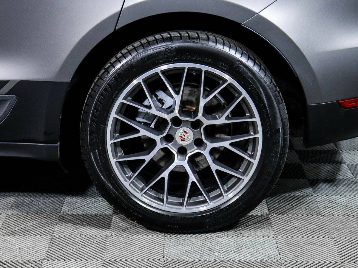Porsche Macan с пробегом — 2015 год. Фото: #11