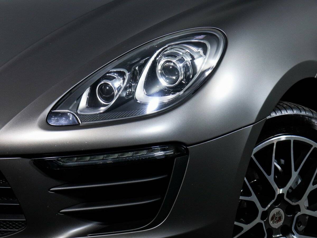 Porsche Macan с пробегом — 2015 год. Фото: #12