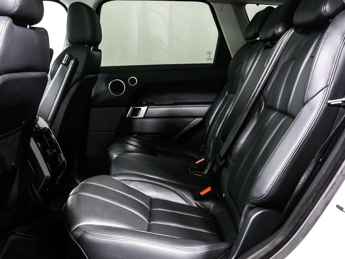 Land Rover Range Rover Sport с пробегом — 2016 год. Фото: #11