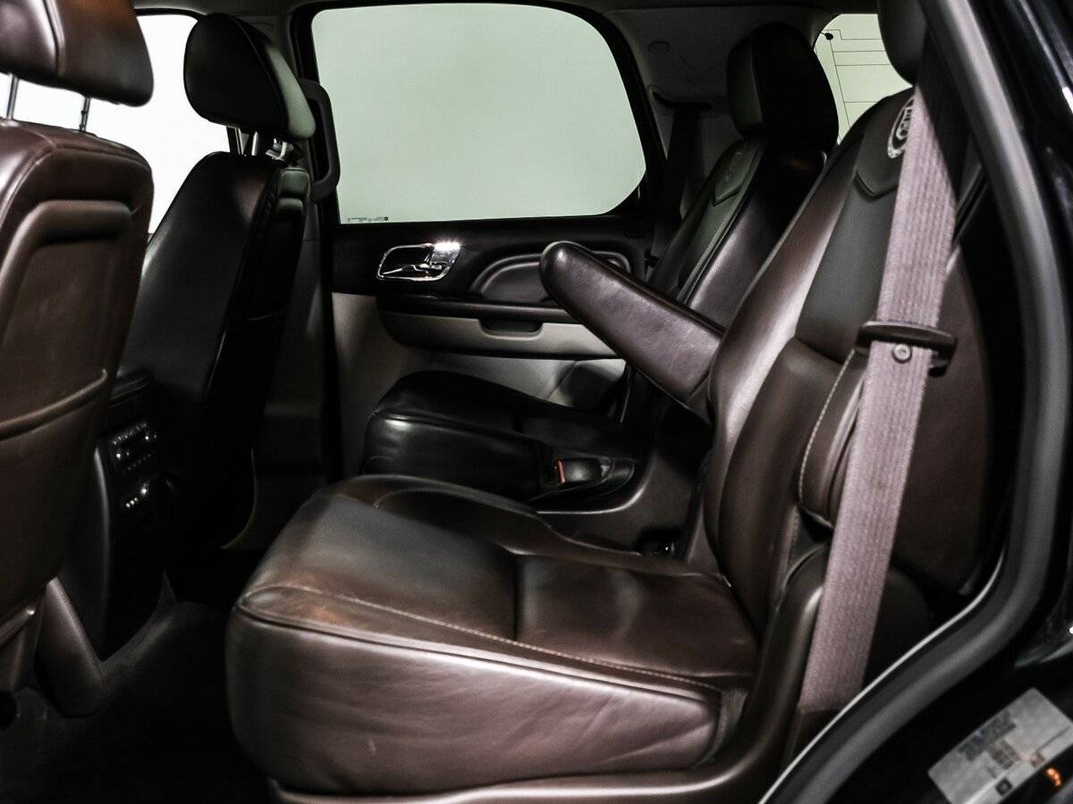 Cadillac Escalade с пробегом — 2013 год. Фото: #11