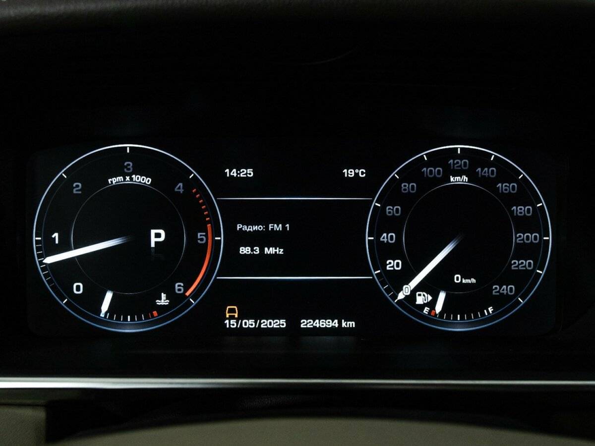 Land Rover Range Rover с пробегом — 2014 год. Фото: #11