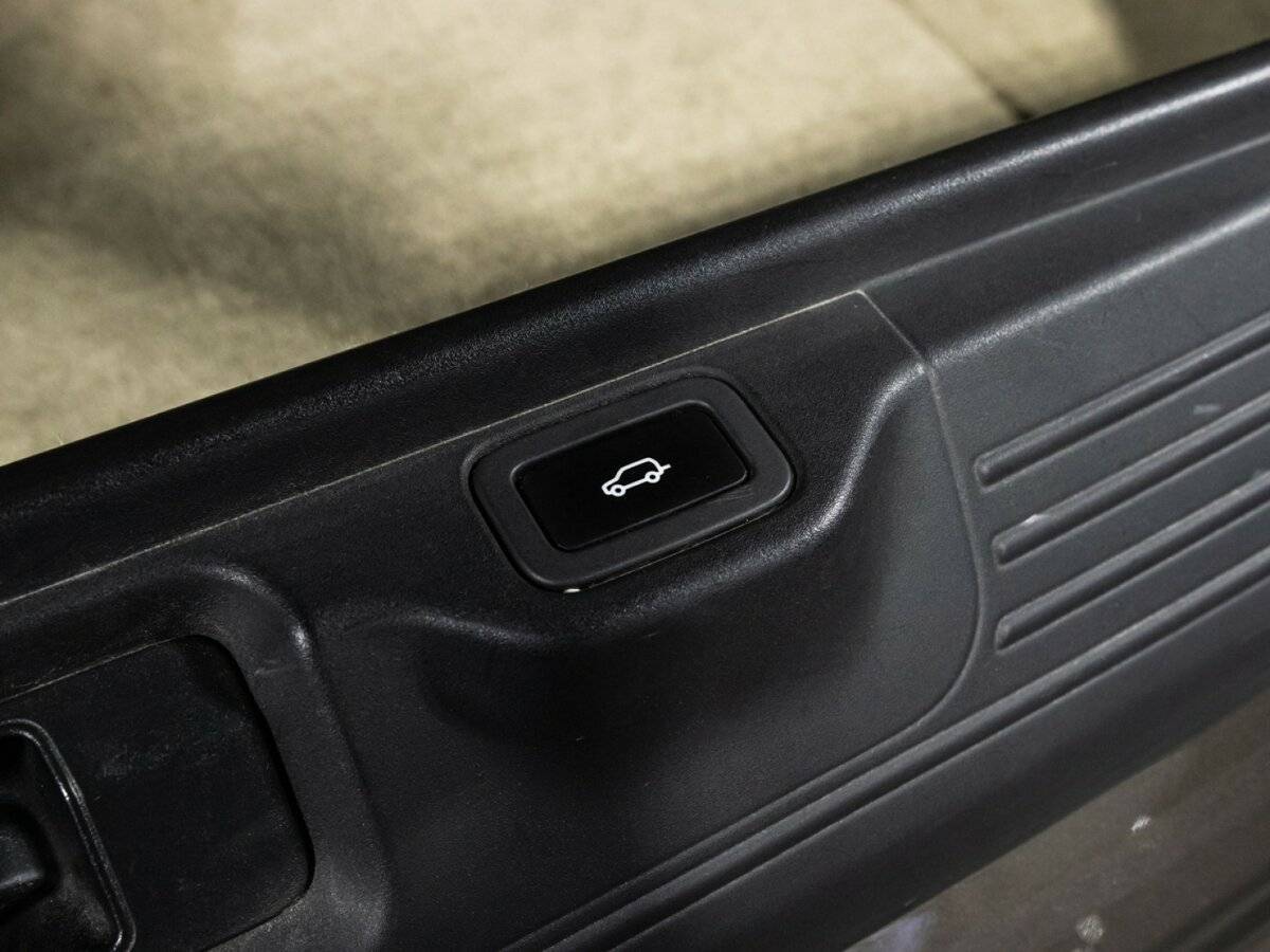 Land Rover Range Rover с пробегом — 2014 год. Фото: #15