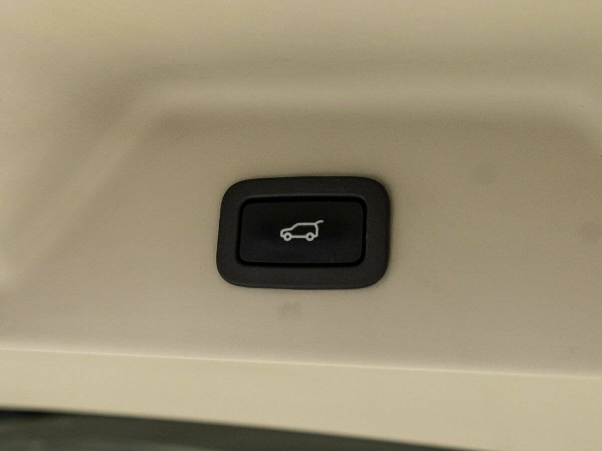 Land Rover Range Rover с пробегом — 2014 год. Фото: #16