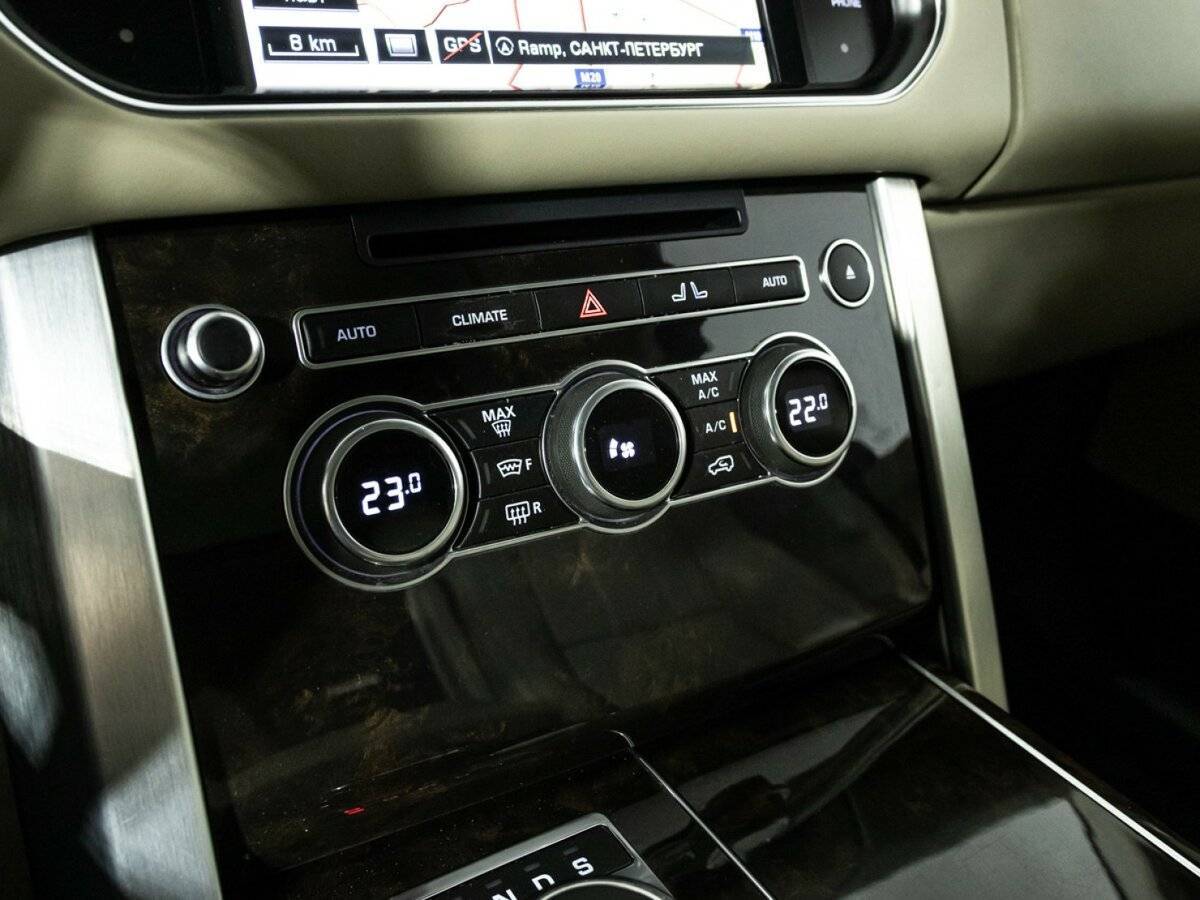 Land Rover Range Rover с пробегом — 2014 год. Фото: #23