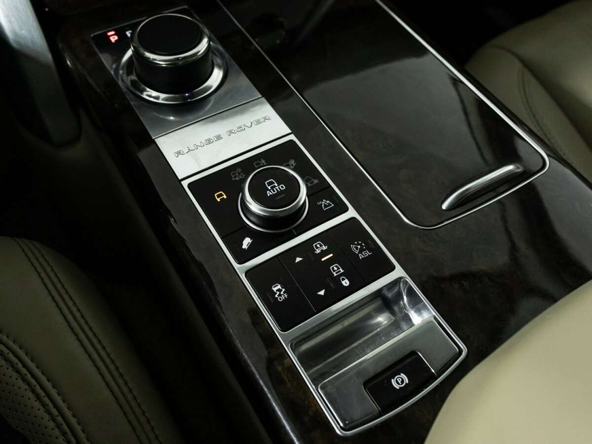 Land Rover Range Rover с пробегом — 2014 год. Фото: #24