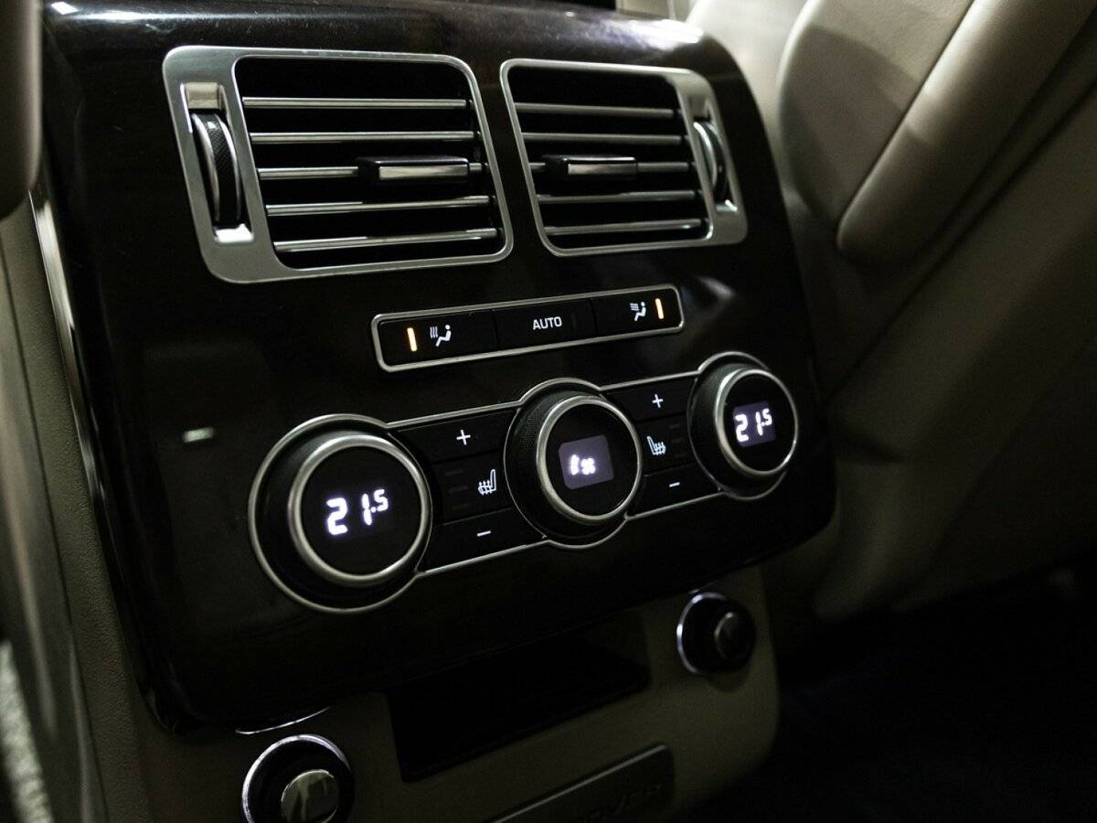 Land Rover Range Rover с пробегом — 2014 год. Фото: #27