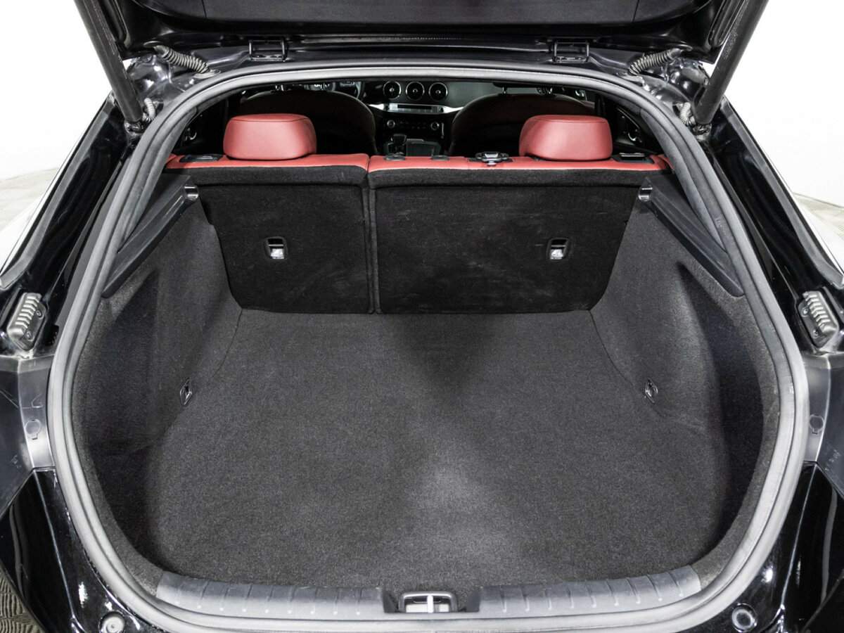 Kia Stinger с пробегом — 2018 год. Фото: #14