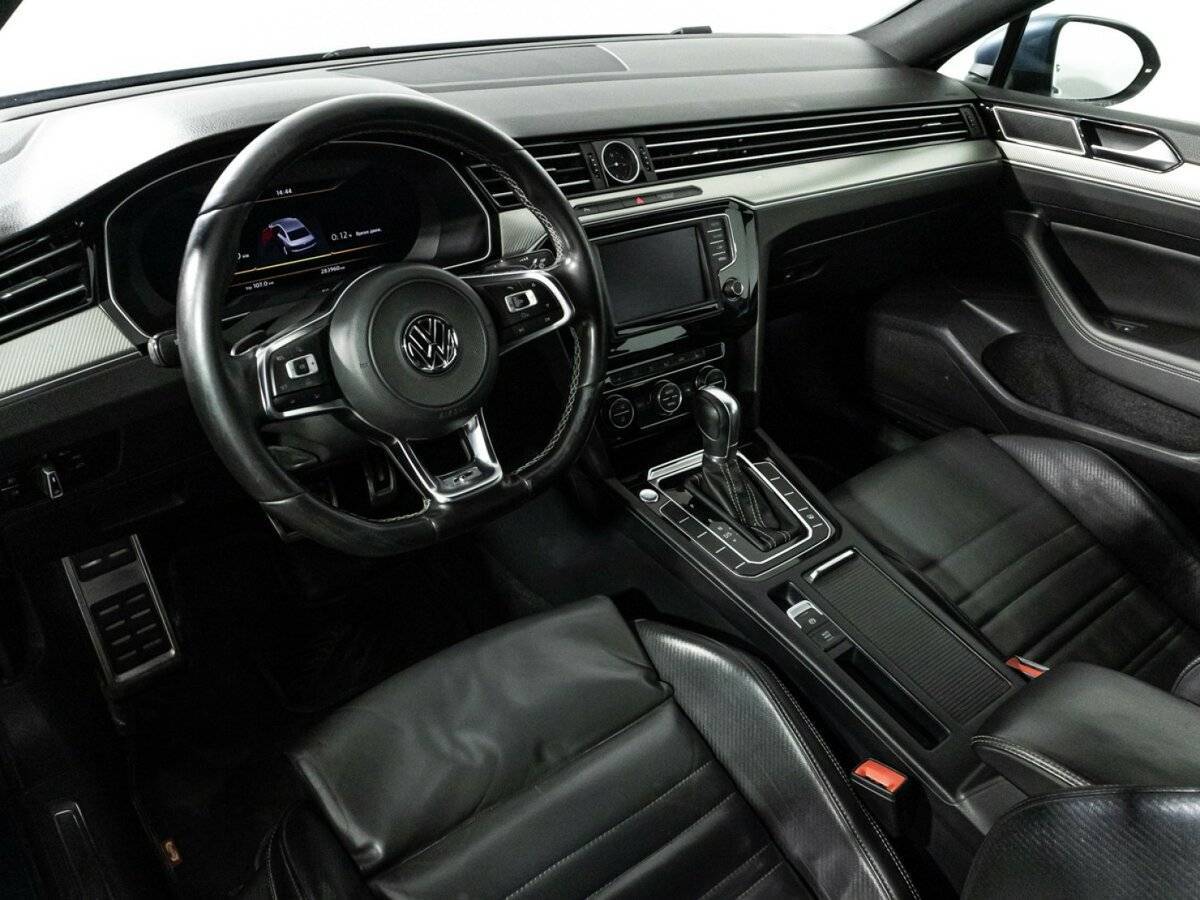 Volkswagen Passat с пробегом — 2017 год. Фото: #10