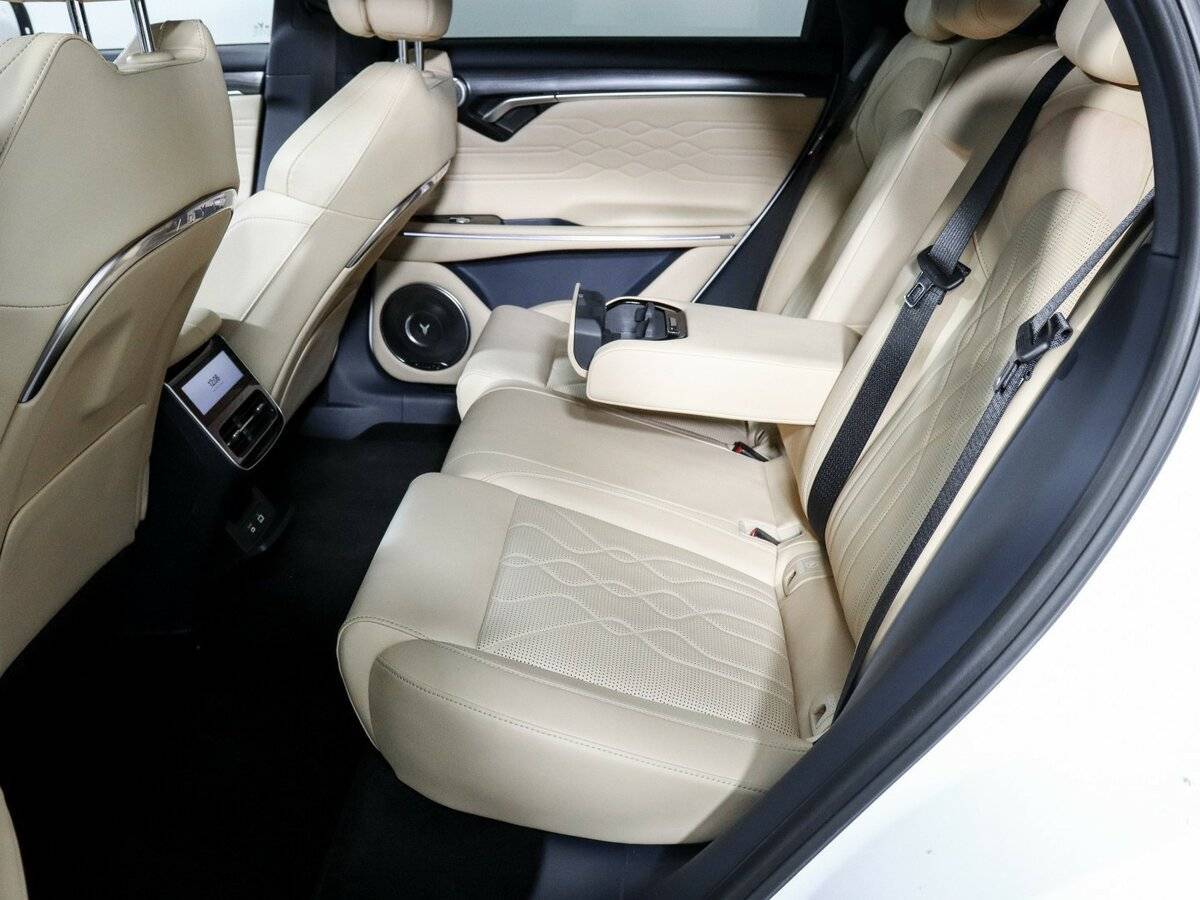 Voyah Free с пробегом — 2023 год. Фото: #9