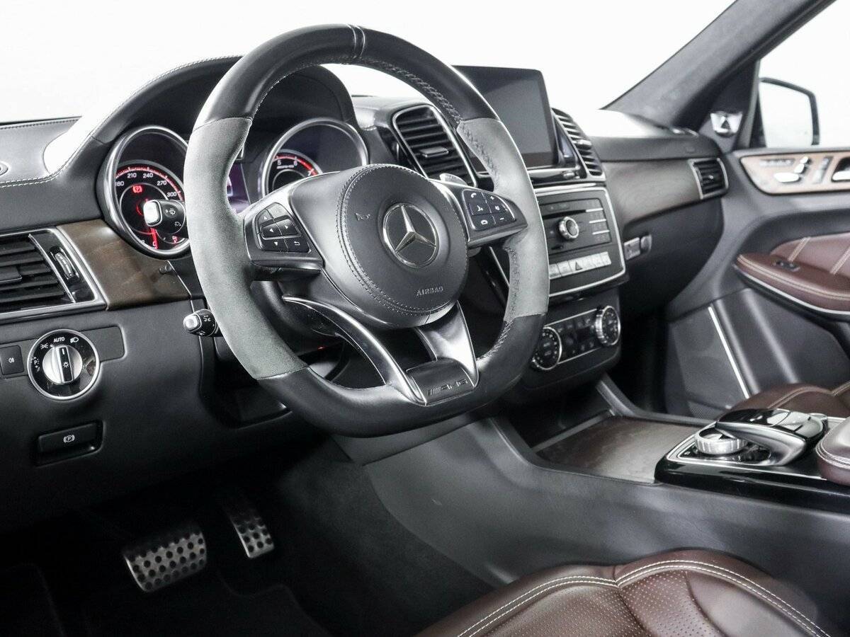 Mercedes-Benz GLS AMG с пробегом — 2016 год. Фото: #10