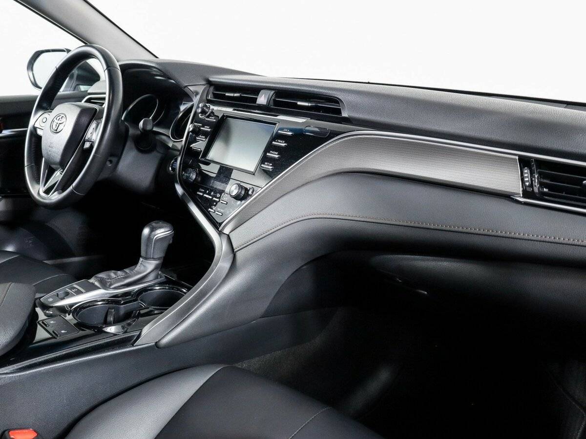 Toyota Camry с пробегом — 2020 год. Фото: #5