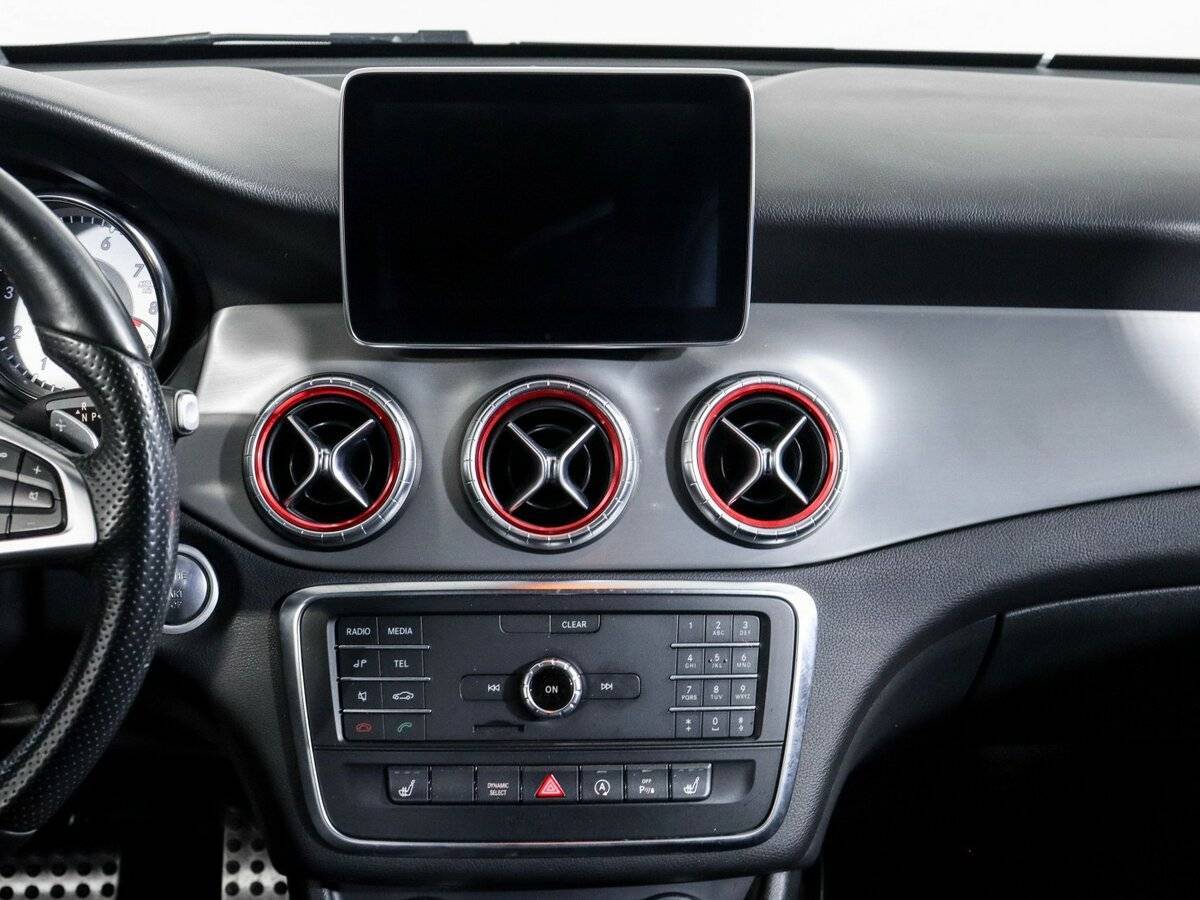Mercedes-Benz CLA с пробегом — 2015 год. Фото: #9