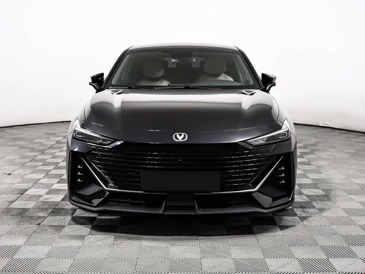 Changan UNI-V с пробегом — 2022 год. Фото: #1