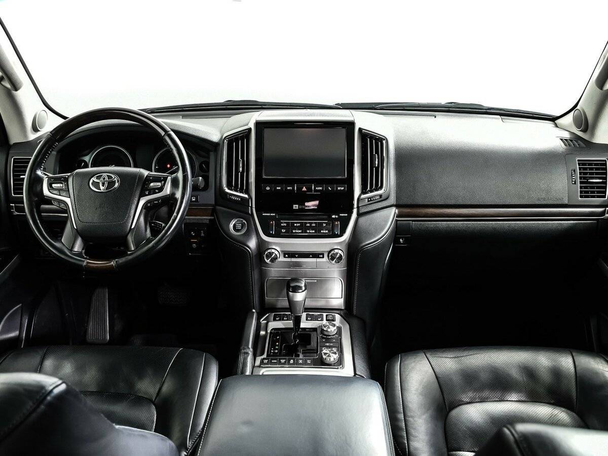 Toyota Land Cruiser с пробегом — 2016 год. Фото: #10