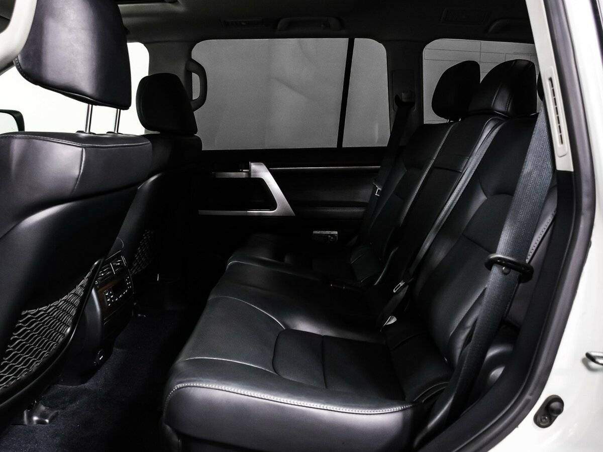 Toyota Land Cruiser с пробегом — 2016 год. Фото: #12