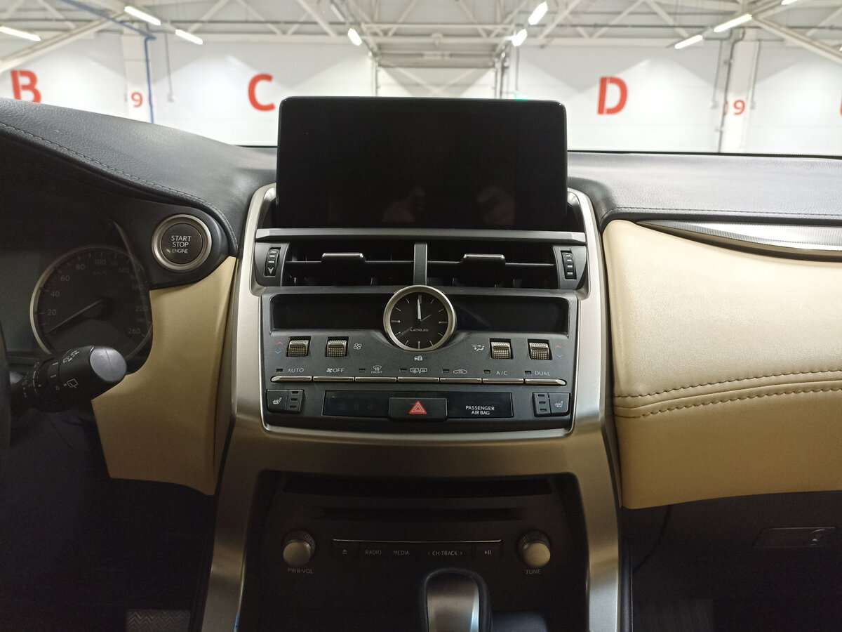 Lexus NX с пробегом — 2018 год. Фото: #14