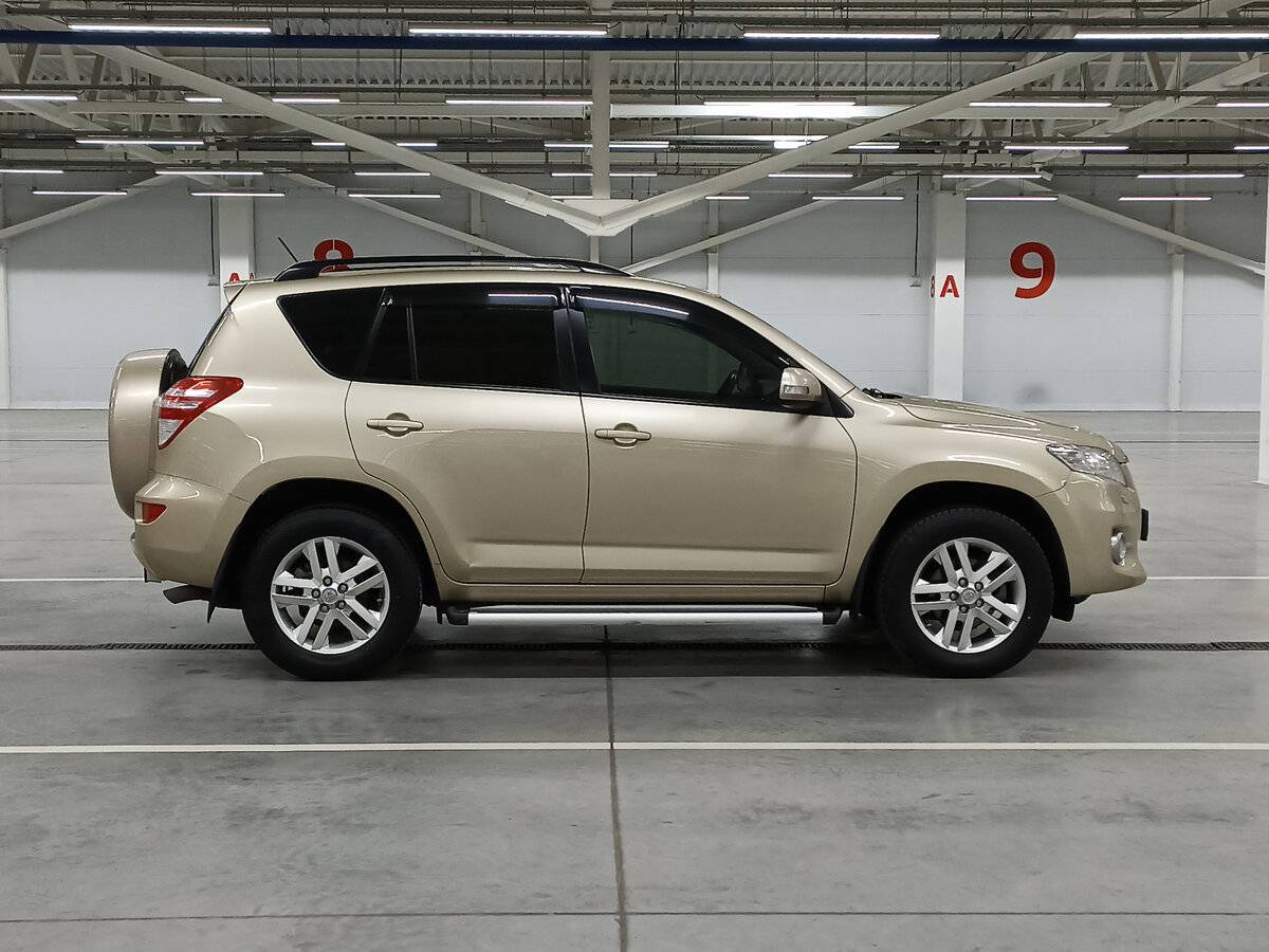 Toyota RAV4 с пробегом — 2011 год. Фото: #3