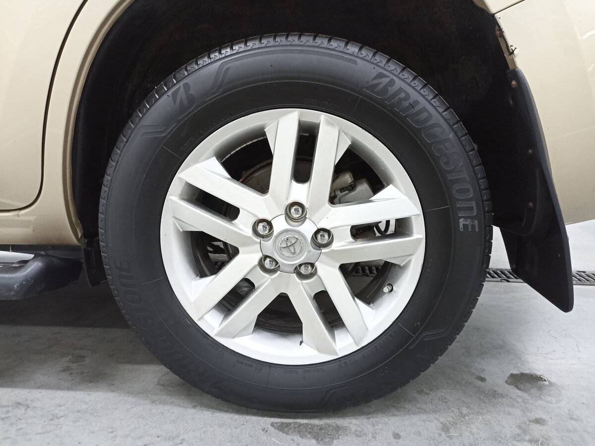 Toyota RAV4 с пробегом — 2011 год. Фото: #17