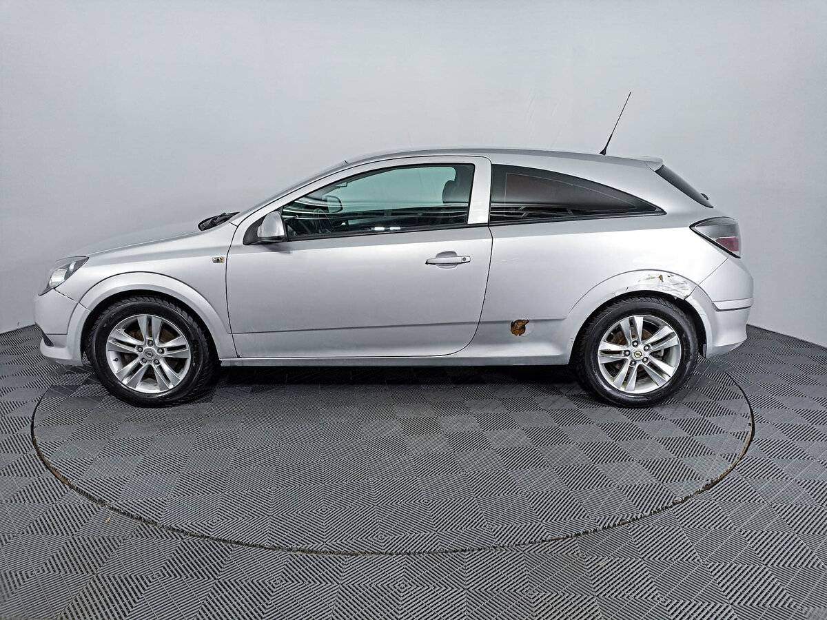 Opel Astra с пробегом — 2011 год. Фото: #7