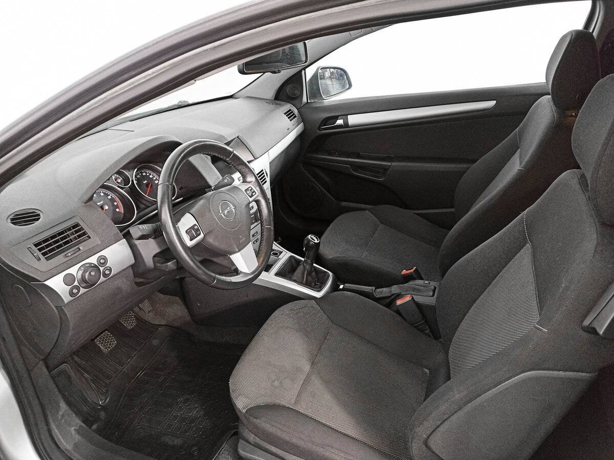 Opel Astra с пробегом — 2011 год. Фото: #14