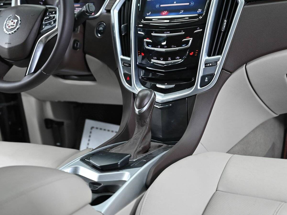 Cadillac SRX с пробегом — 2013 год. Фото: #10