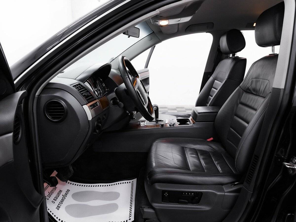 Volkswagen Touareg с пробегом — 2008 год. Фото: #6