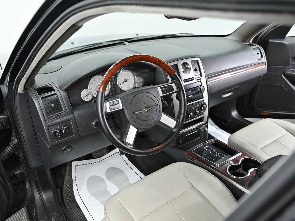 Chrysler 300C с пробегом — 2004 год. Фото: #8