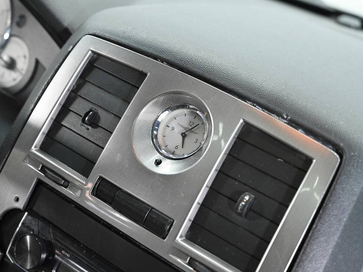 Chrysler 300C с пробегом — 2004 год. Фото: #11