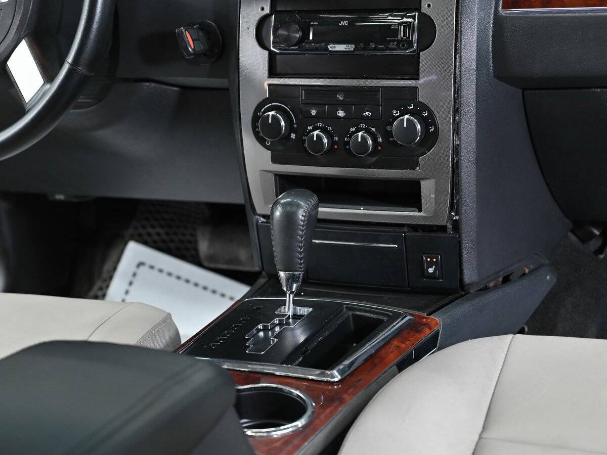 Chrysler 300C с пробегом — 2004 год. Фото: #12