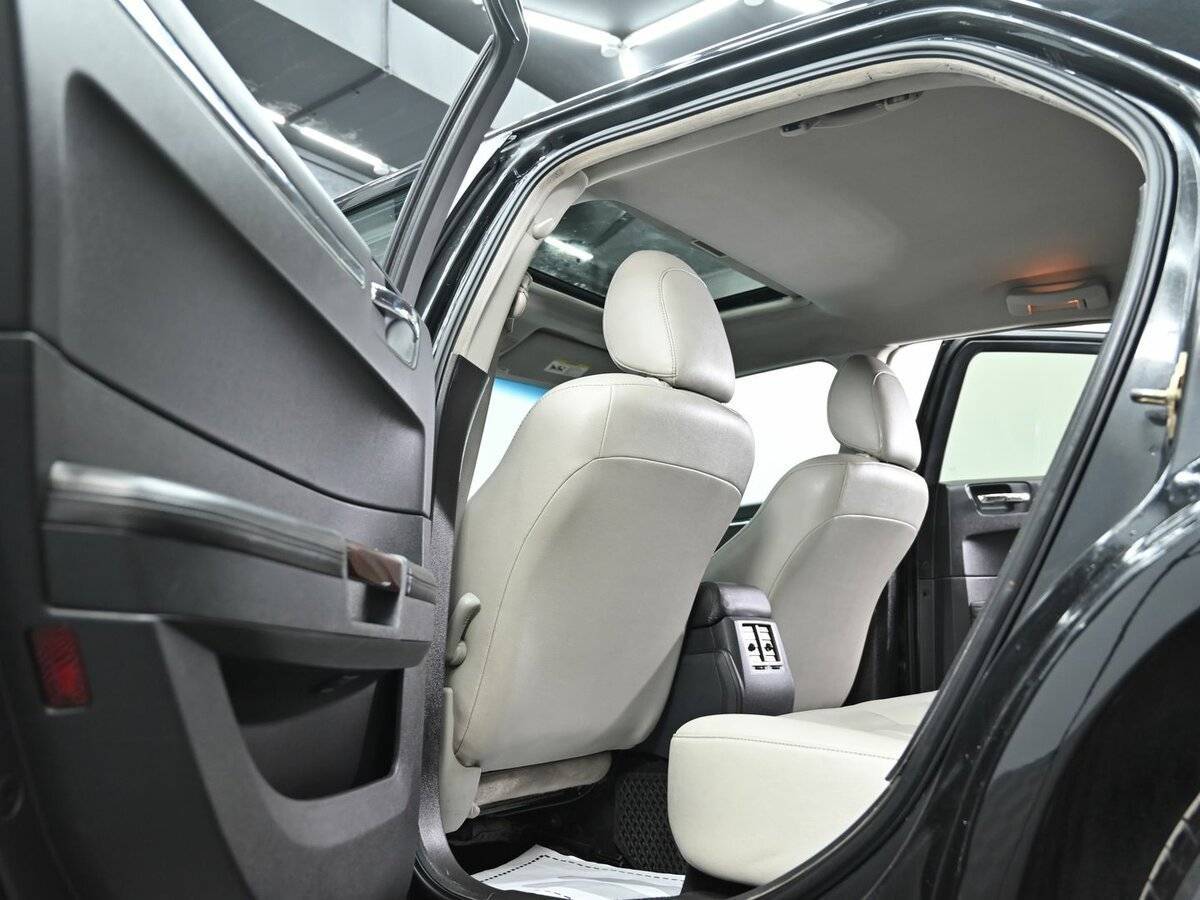 Chrysler 300C с пробегом — 2004 год. Фото: #16