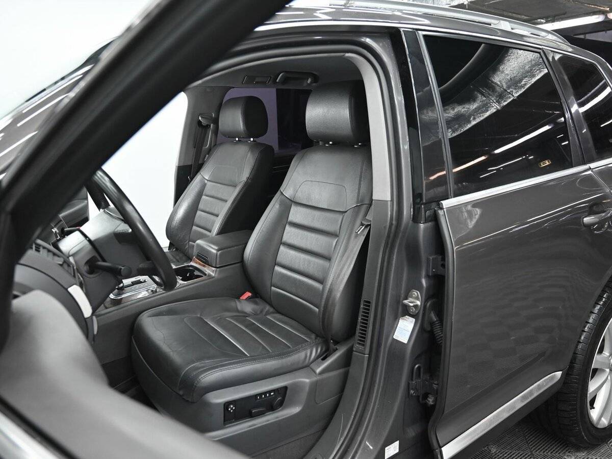 Volkswagen Touareg с пробегом — 2010 год. Фото: #5