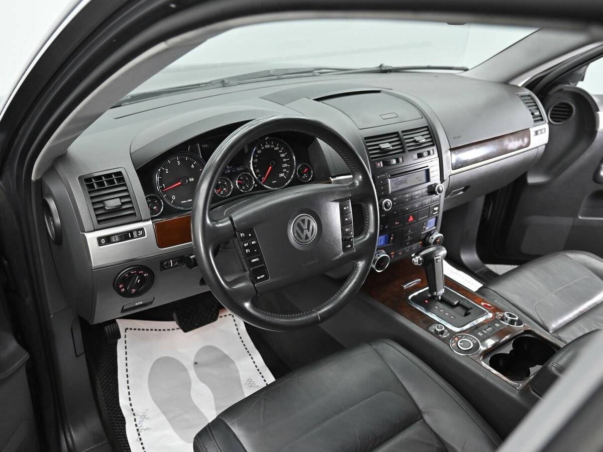 Volkswagen Touareg с пробегом — 2010 год. Фото: #7