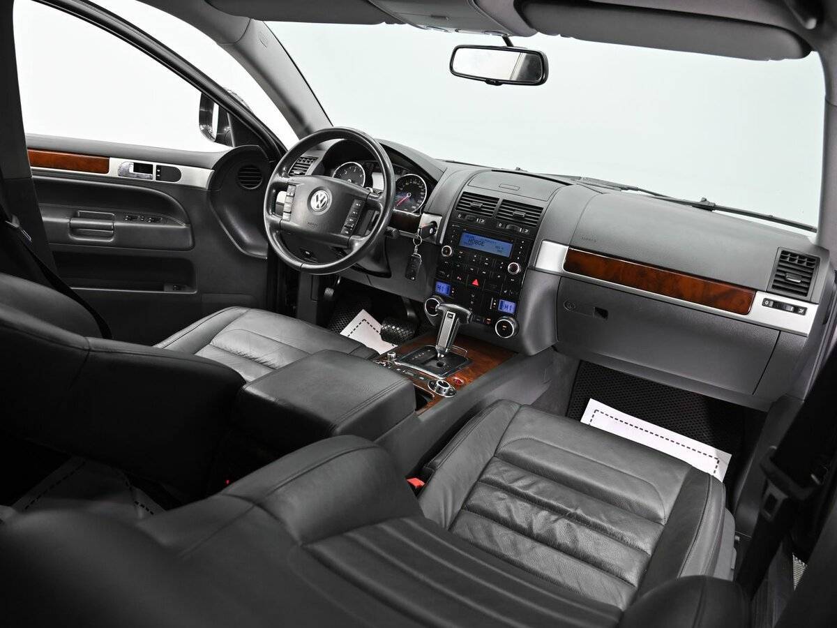 Volkswagen Touareg с пробегом — 2010 год. Фото: #12