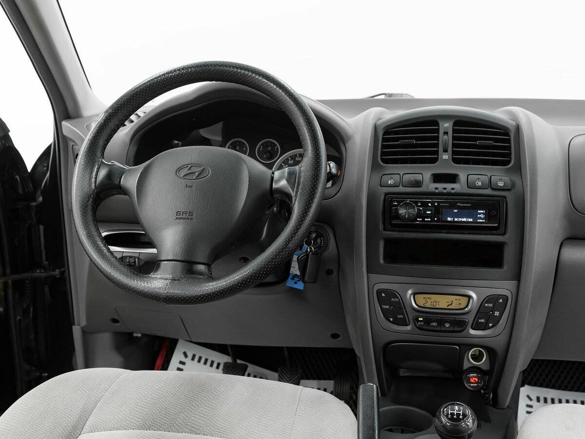 Hyundai Santa Fe с пробегом — 2007 год. Фото: #10