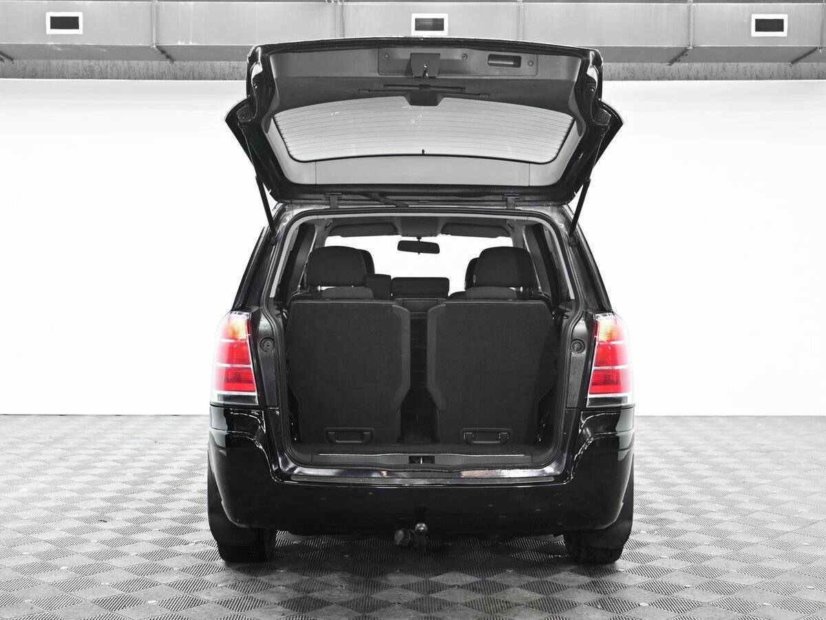 Opel Zafira с пробегом — 2006 год. Фото: #4