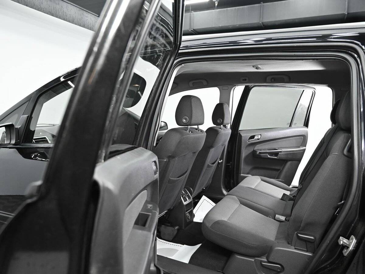 Opel Zafira с пробегом — 2006 год. Фото: #11