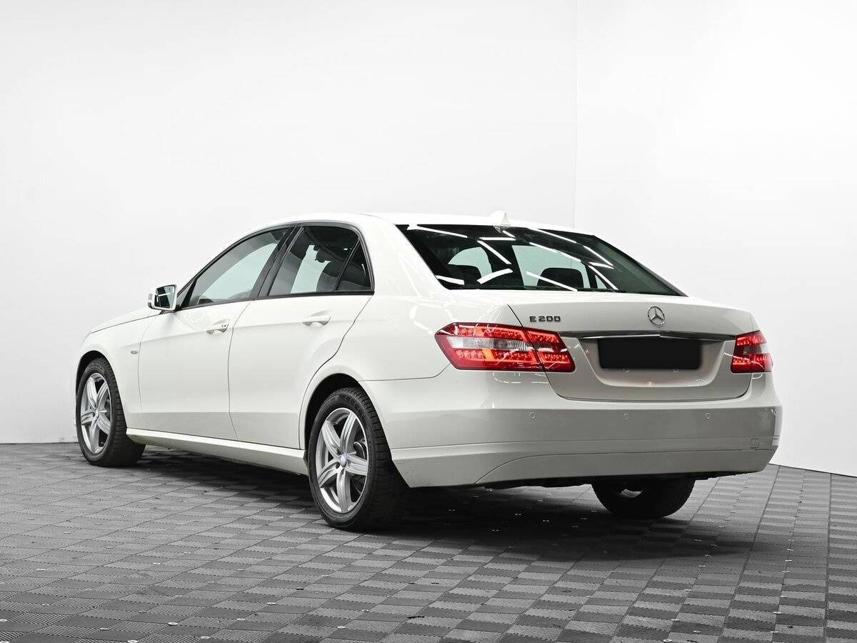 Mercedes-Benz E-Класс с пробегом — 2010 год. Фото: #1