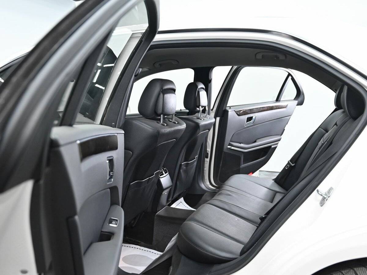 Mercedes-Benz E-Класс с пробегом — 2010 год. Фото: #11