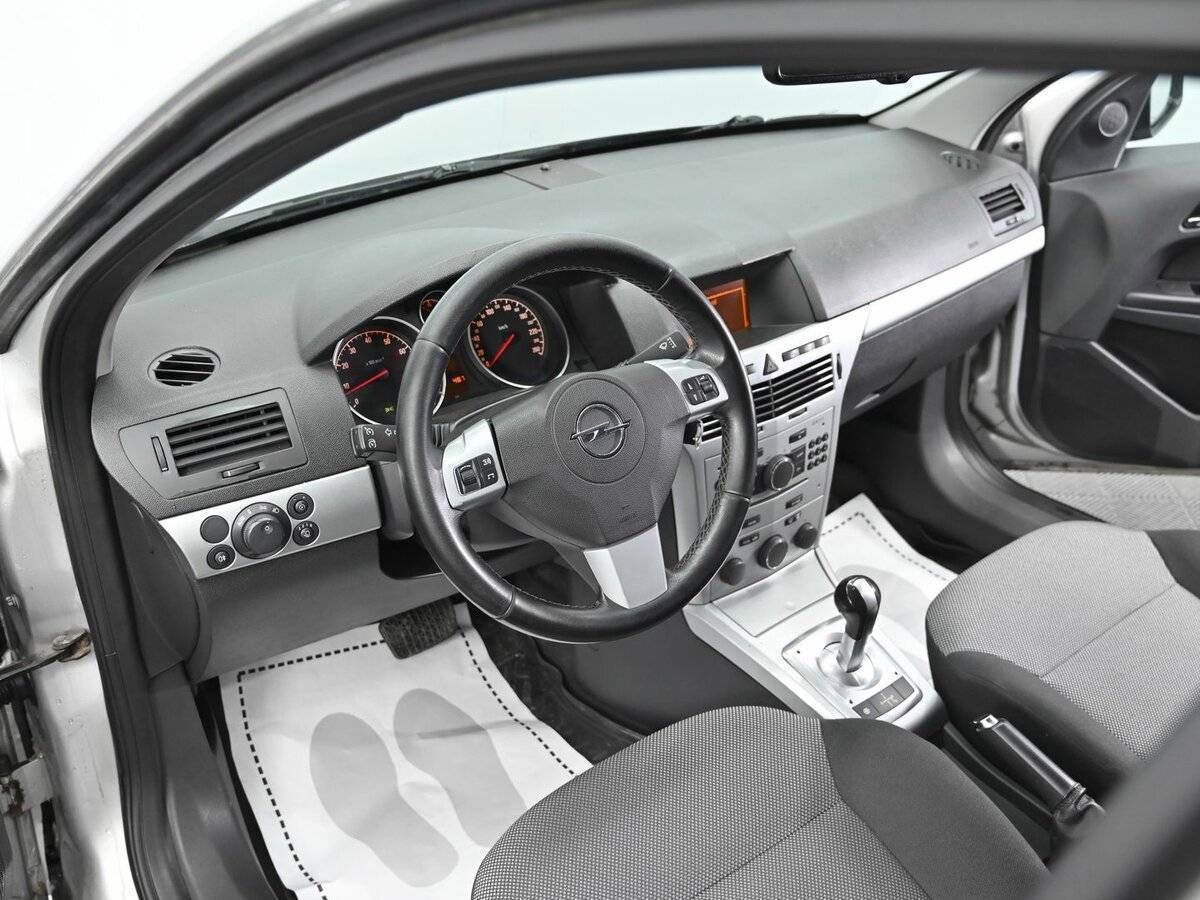 Opel Astra с пробегом — 2010 год. Фото: #7