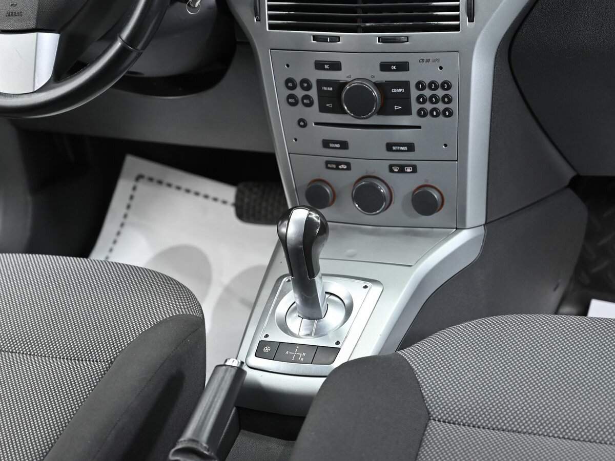 Opel Astra с пробегом — 2010 год. Фото: #10