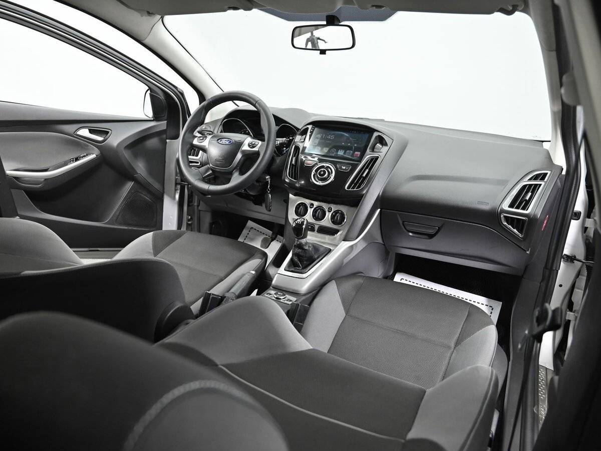 Ford Focus с пробегом — 2011 год. Фото: #10