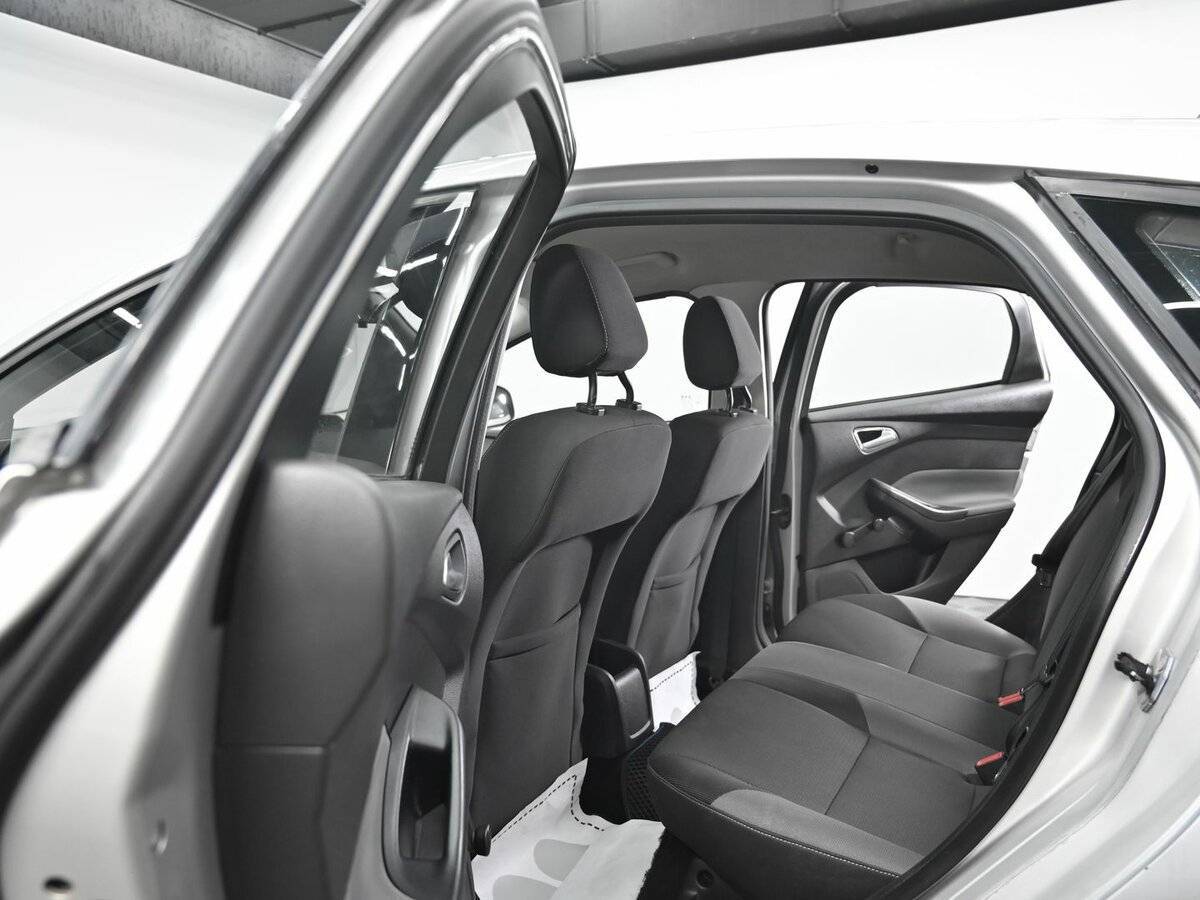 Ford Focus с пробегом — 2011 год. Фото: #11